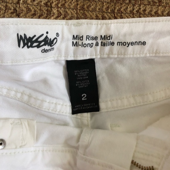 Shorts - Picture 2 of 5